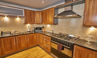 kitchen-self-catering-lp242-01